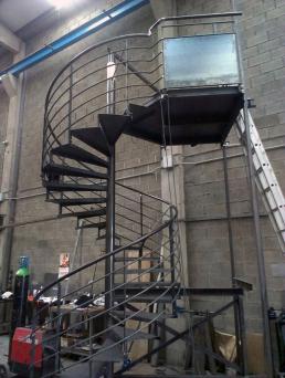 Metallcat. Manufacture of a spiral staircase